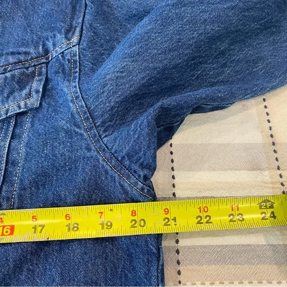 Willow Bend Jean Jacket Denim Jacket with Cabin Scene
Size Medium - Picture 9 of 11